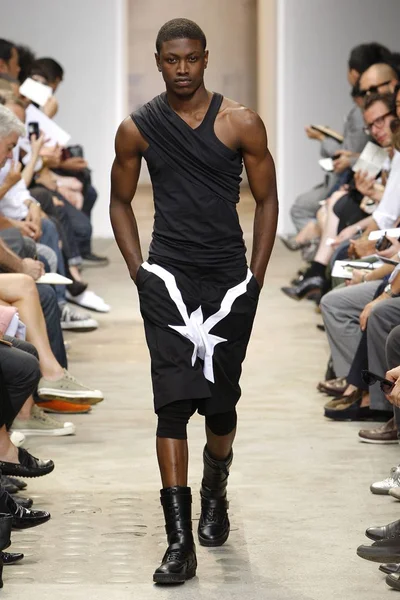 Look 13